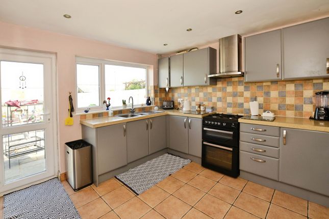 14, Taylor Road, Romney Marsh photo 2