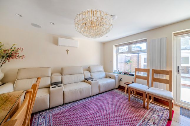 4, Blackshaw Road, London photo 4