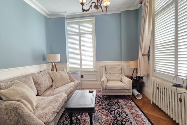Flat 5 75,, Gloucester Terrace, London photo 4