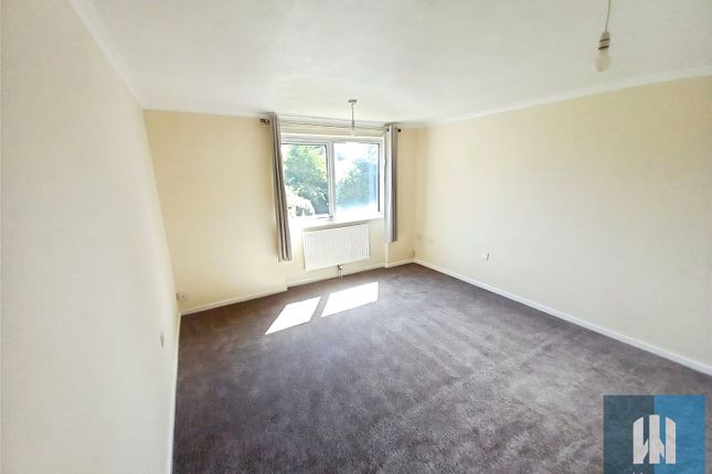 10, Springwood Hall Close, Huddersfield photo 4