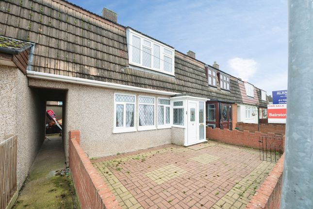 3-bed house on 16, Chigwell View, Romford, £250,000