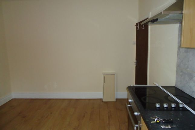 Flat 1, 56, Colwyn Road, Leeds photo 3