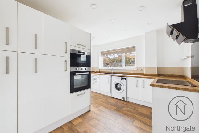 3 Greathead Crescent, Newton Aycliffe photo 3