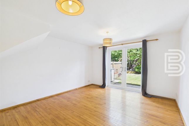 7, Windrush Way, Rugby photo 3