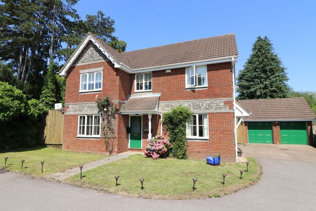 Thumbnail Detached house for sale in Dodwell Lane, Bursledon