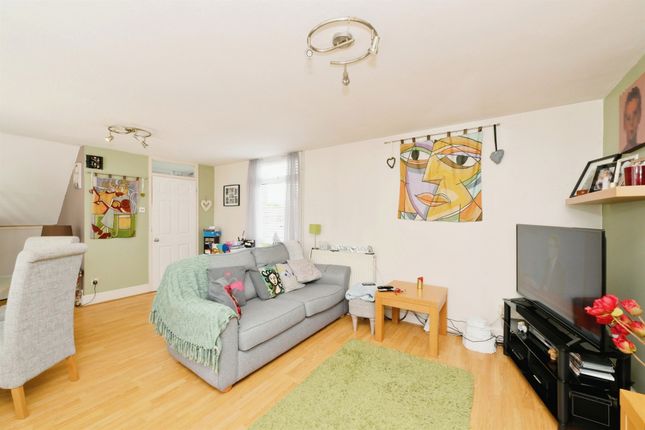 End terrace house for sale in Lampits, Hoddesdon