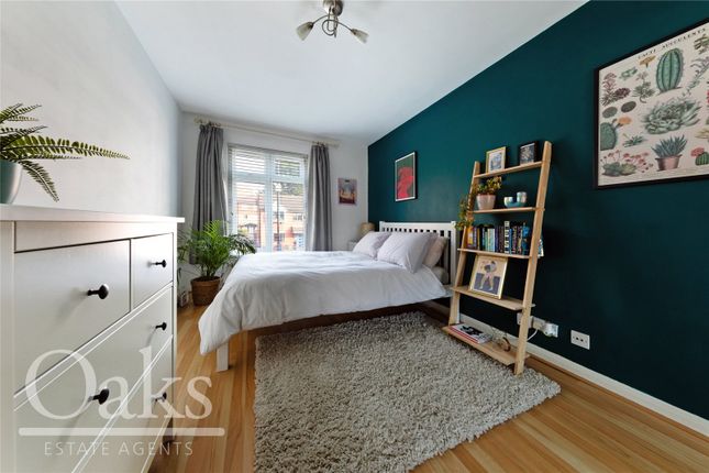 Flat for sale in Leithcote Path, London