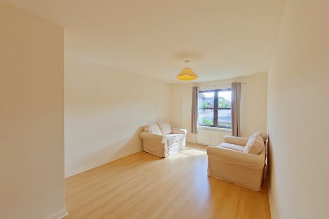 32, Munro Gate, Bridge Of Allan photo 2
