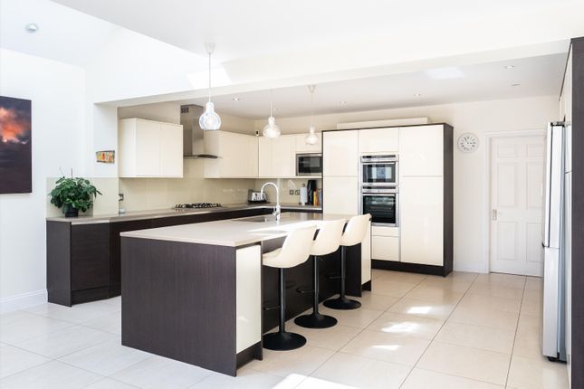 11, Heath Ridge Green, Cobham photo 4
