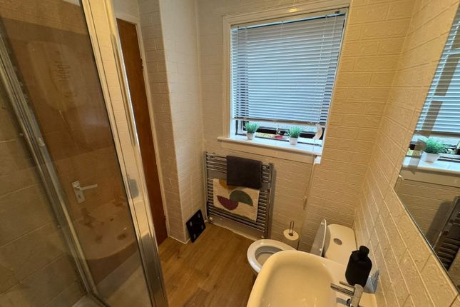15, McBain Place, Kinross photo 4