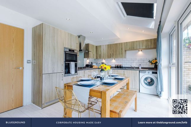 Clover Drive, Clover Drive, Salford photo 5