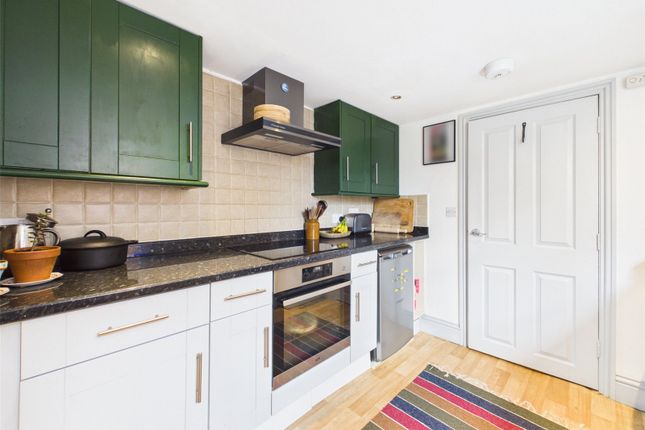 Flat 2, 24, Lansdown, Gloucestershire photo 3