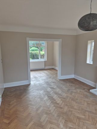 27, Garth Drive, Chester photo 2