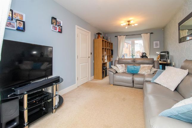 Town house for sale in Warren House Road, Allerton Bywater, Castleford