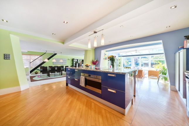 21, Coningesby Drive, Hertfordshire photo 4