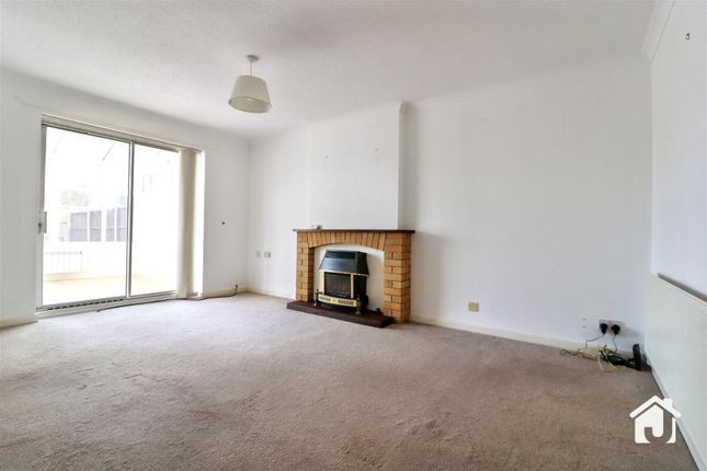 3, Ernee Close, Glenfield photo 3