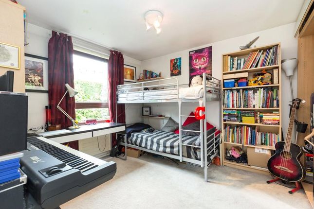 Flat for sale in Holly Bush Vale, Hampstead