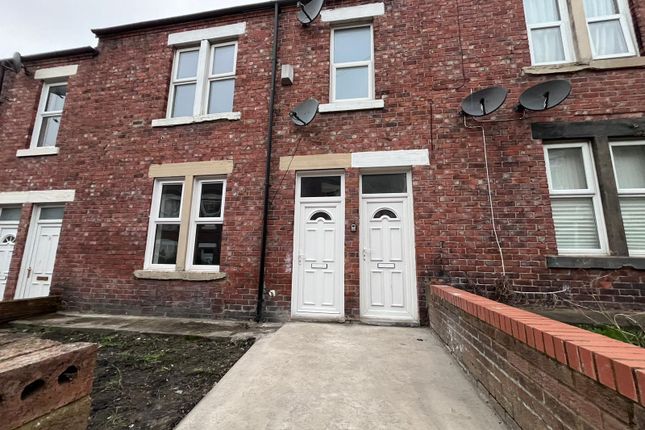 Thumbnail Flat to rent in Denwick Avenue, Newcastle Upon Tyne