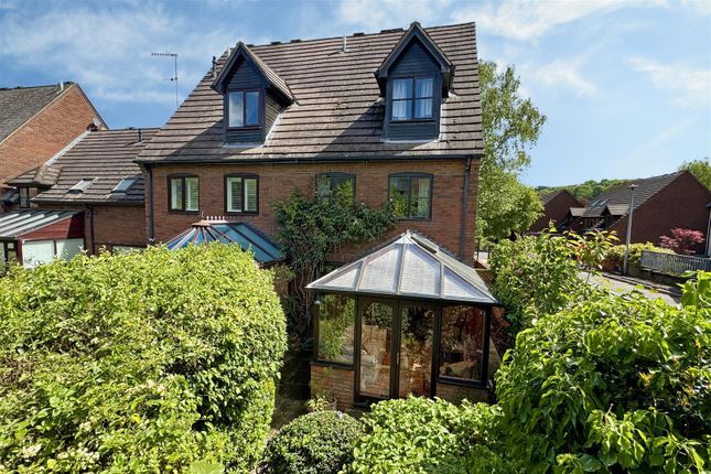 1, Waterside Close, Godalming photo 4