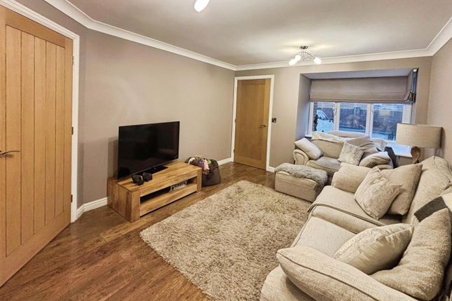 8, Robinson Close, Willington photo 3
