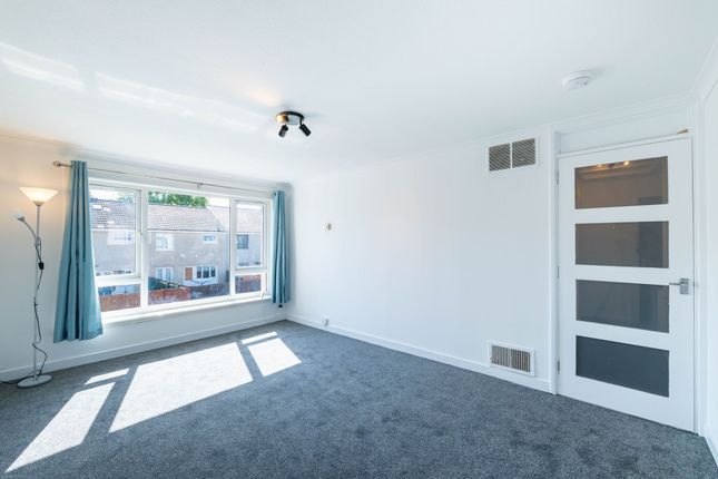 22 Denholm Grove, Bathgate photo 3