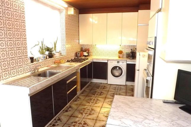 16, Dorset Drive, Edgware photo 3