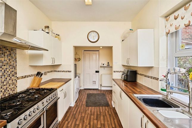 25, Carisbrooke Road, Isle of Wight photo 2