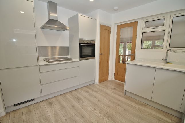 24, Trosnant Road, Havant photo 2
