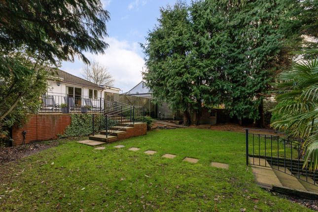 12, Fallowfield, Stanmore photo 2