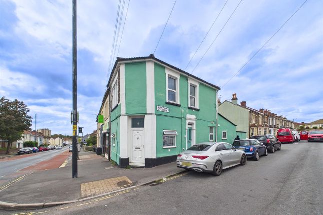 2-bed flat on 115A, Bell Hill Road, Bristol, £120,000