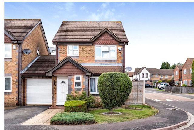 Thumbnail Link-detached house to rent in Flemming Avenue, Ruislip Manor, Ruislip