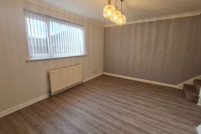 60c, Cedar Walk, PONTEFRACT photo 5