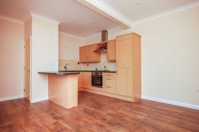 Flat to rent in Farnham Road, Guildford
