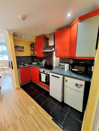 Thumbnail Flat to rent in Brunswick Place, Hove