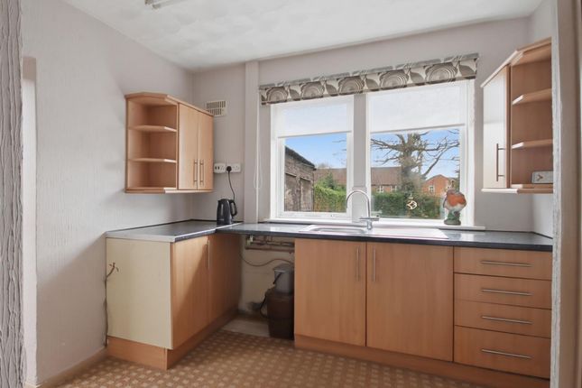 9 Adlington Avenue, Chesterfield photo 4