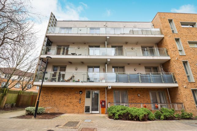 1-bed flat on Flat 14, Stour House, Kidwells Close, Maidenhead, £210,000