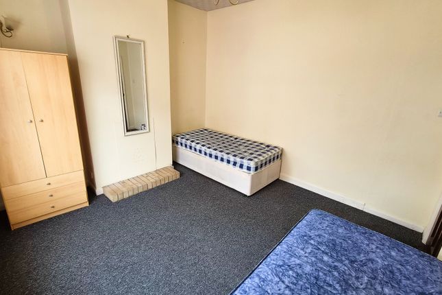 5, Hazel Street, Leicester photo 4