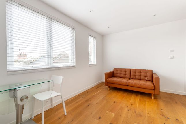 Riffel Road, Willesden Green photo 3