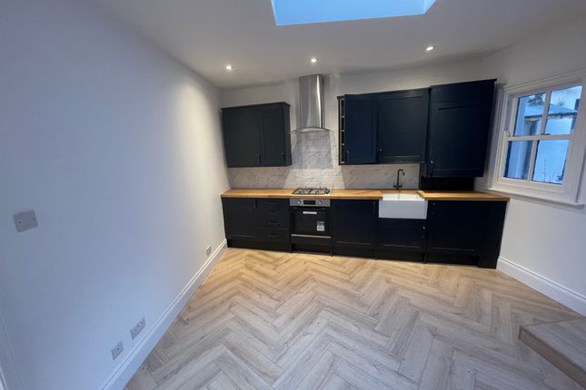 Flat for sale in Voltaire Road, London