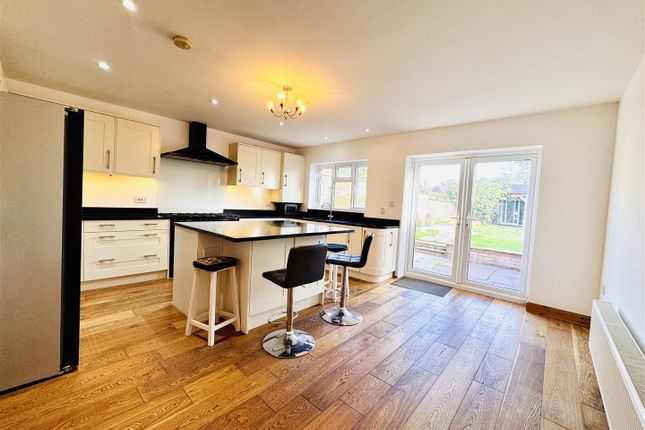 13, Beech Lane, Earley photo 5