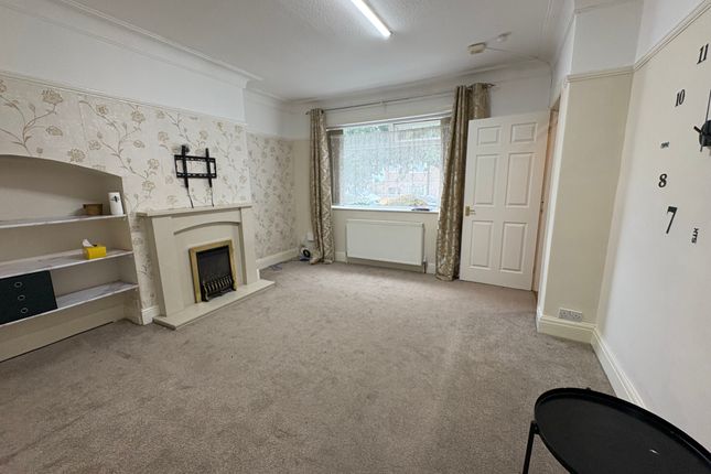 33, Watty Hall Road, Bradford photo 3