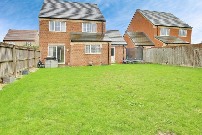 32, Bluebell Way, March photo 2