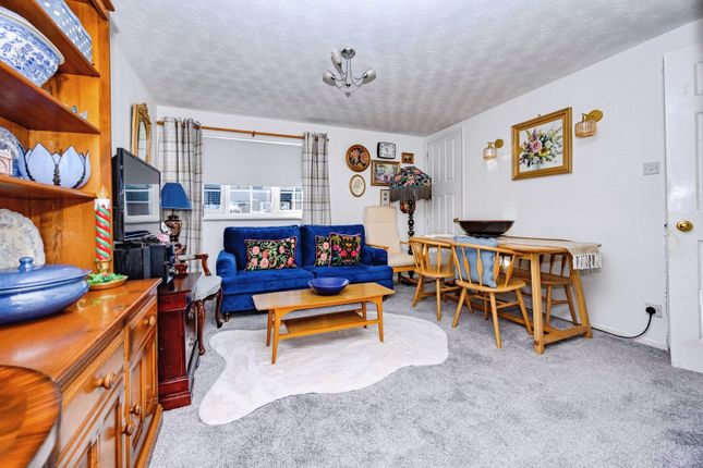 24, Malham Close, Bedfordshire photo 3