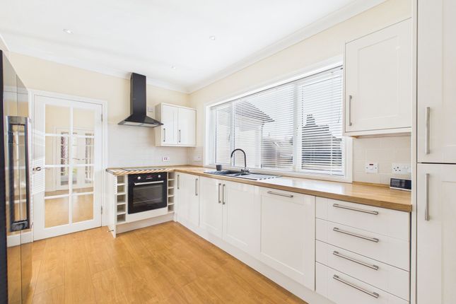 11 Jerviswood Road, Lanark photo 3