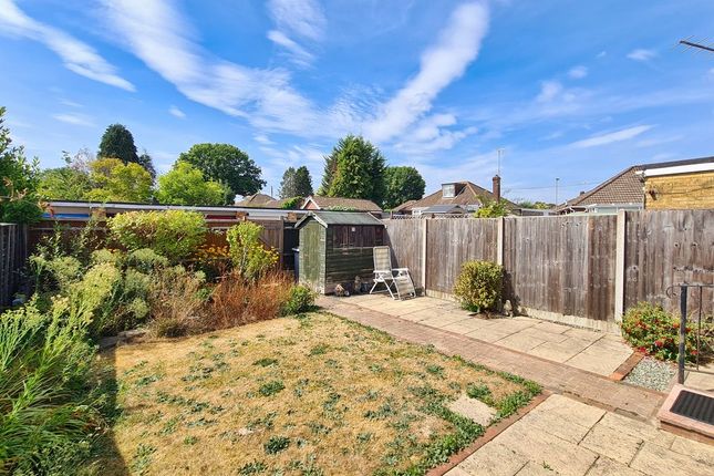 2, Meadow Close, Southampton photo 2