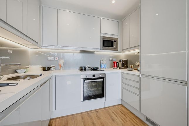 Flat 321 Westgate House, No Street Name Specified, London photo 4