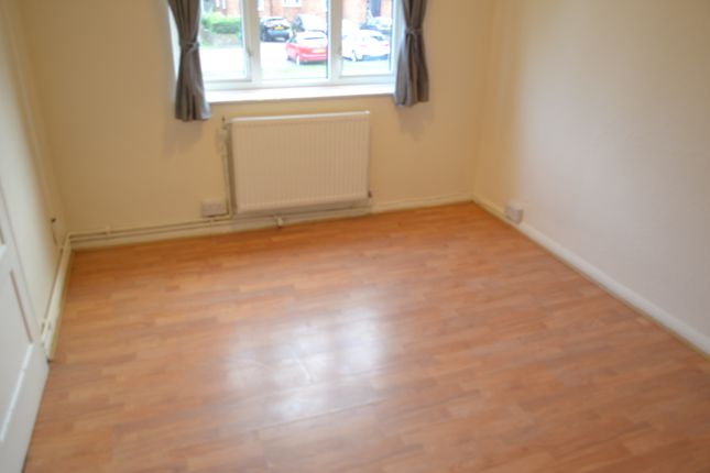 Flat to rent in Oakhall Court, Harrier Avenue, London