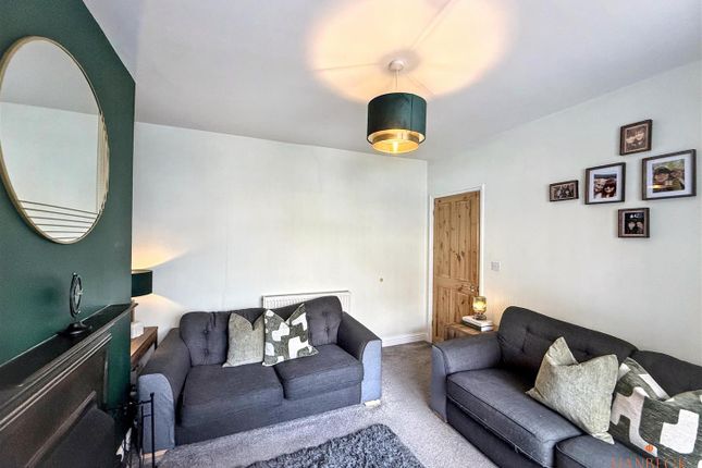 16, Etherington Drive, Hull photo 3