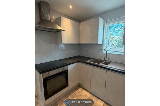 Ashmere Close, Calcot, Reading photo 4
