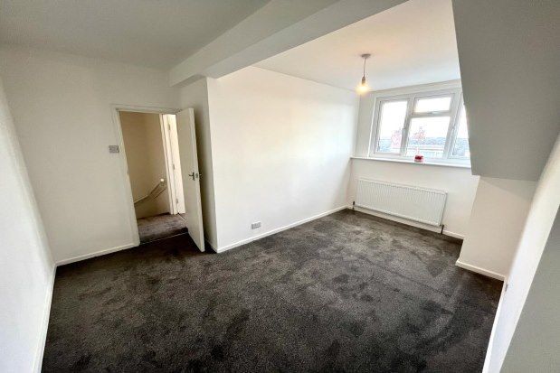 Terraced house to rent in Trentham Place, Leeds